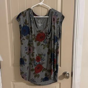 Like new grey with red and blue and purple flowers